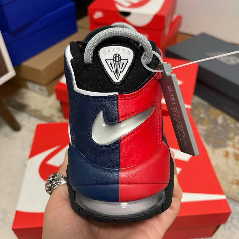 NIB Men Size 10 Nike Air More Uptempo ‘96 Pippen Sneakers Black/Navy/Varsity Red - Picture 12 of 14